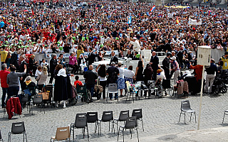Bezdomni z Ełku siedzieli obok papieża Franciszka